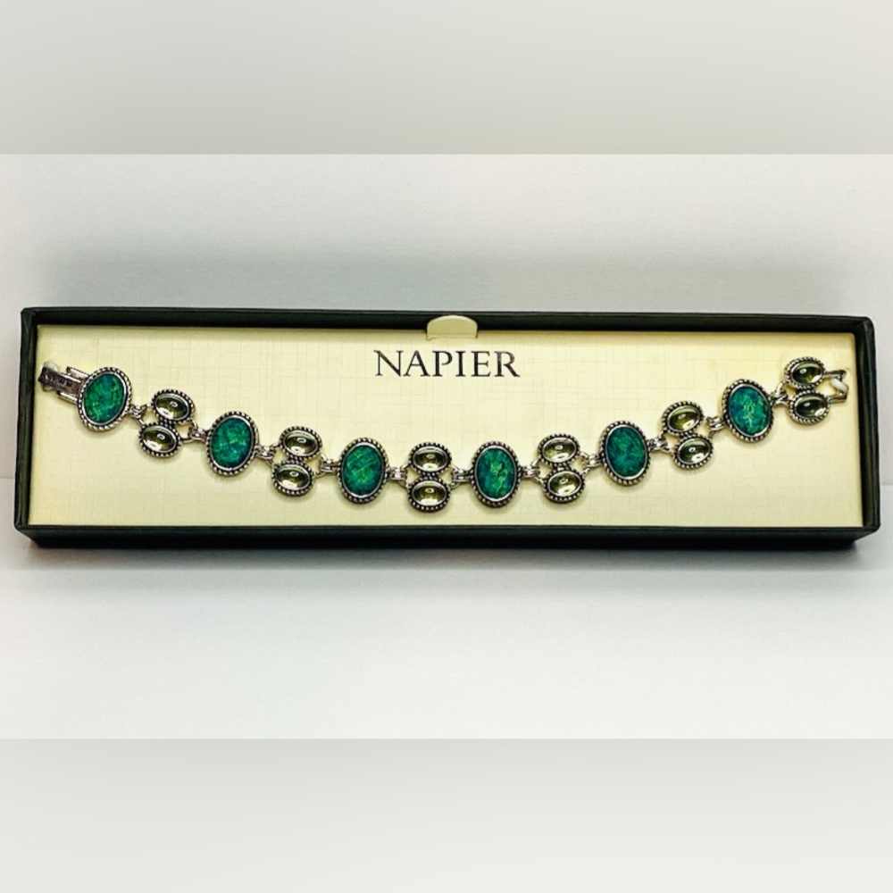 Napier 8” Steampunk Resin Ornate Green Regal Silver Tone Bracelet New in Box - Picture 2 of 3